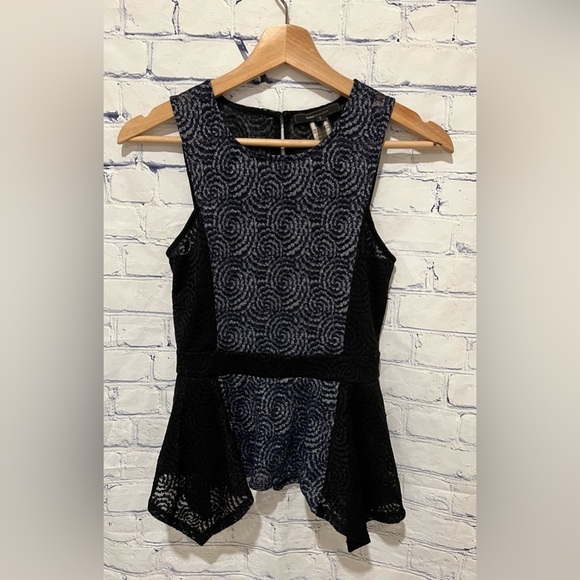 Womens BCBG MAXAZRIA Serena Lace Peplum Top XSMALL Dark Navy Combo Spiral Lace - Picture 1 of 5